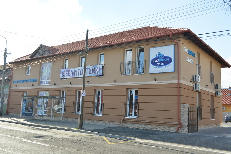 Robika Gym épület, utca front